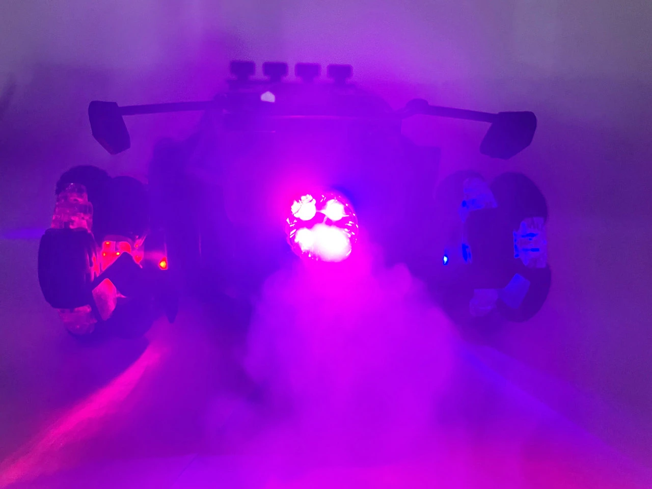 24WINKELEN Rc Auto 2.4GHZ Burnout Smoke Car Met Echte Rook En LED-lichtjes En Oplaadbaar 9 24WINKELEN Rc Auto 2.4GHZ Burnout Smoke Car Met Echte Rook En LED-lichtjes En Oplaadbaar - Afbeelding 7